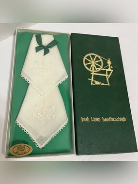 Irish Linen Embroidered Handkerchiefs - White (Set of 2)  Green Bow Vintage NIB